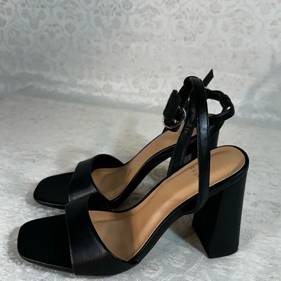 A New Day Target Black Faux Leather Haley Ankle Strap Flare Heels Size 6 NEW - Picture 6 of 9